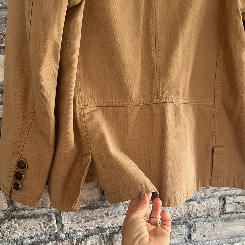 Tan Button-Up jacket, cute metal buttons and stitching detail, excellent cond🌸 - Picture 9 of 10